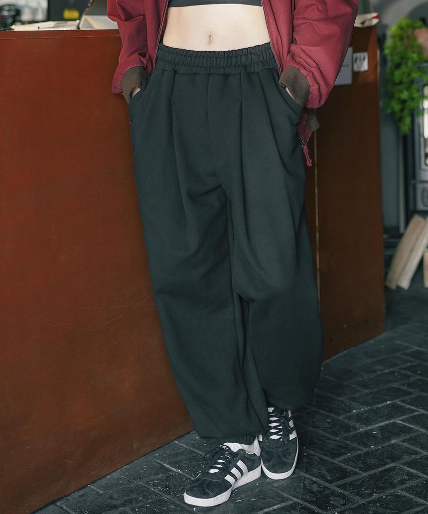 PUNCHLINE From Over Double-Tuck Balloon Sweatpants Black Nslp9185