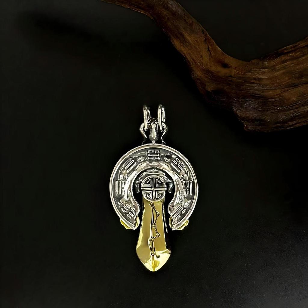 Кулон "Меч Семи Звезд" из стерлингового серебра S925 с таоистской монетой-талисманом "Горный Призрак" - Тайское серебро, Нишевый дизайн для мужчин.