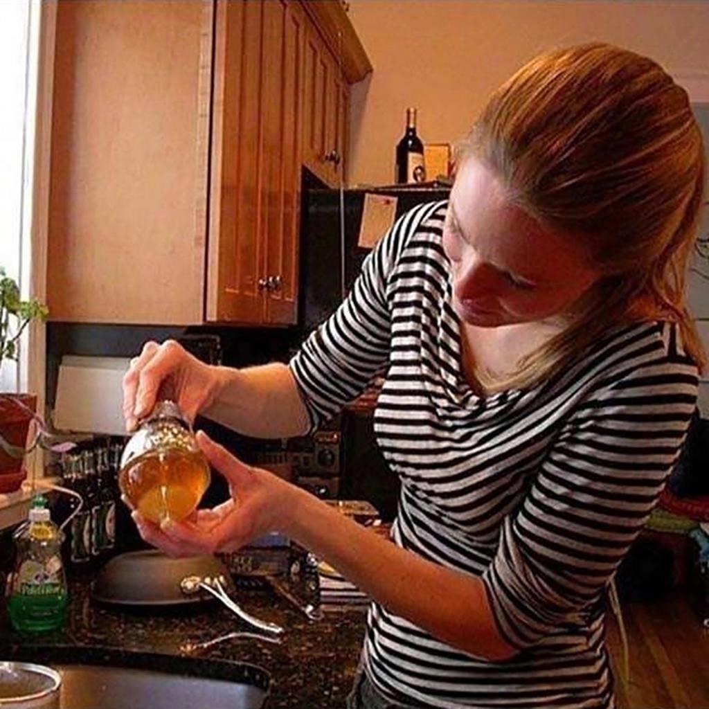 Акриловая прозрачная емкость для меда, сиропа с капельным дозатором