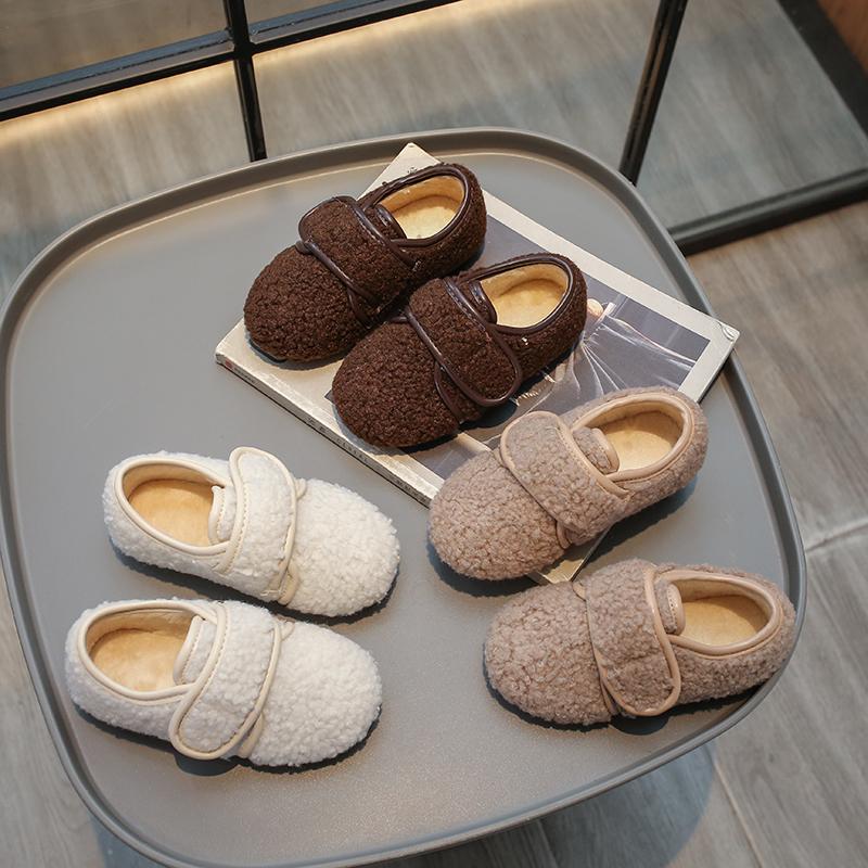 Детская зимняя обувь Классические простые повседневные туфли из хлопка для девочек Модные теплые пушистые детские мокасины на плоской подошве для мальчиков с круглым носком