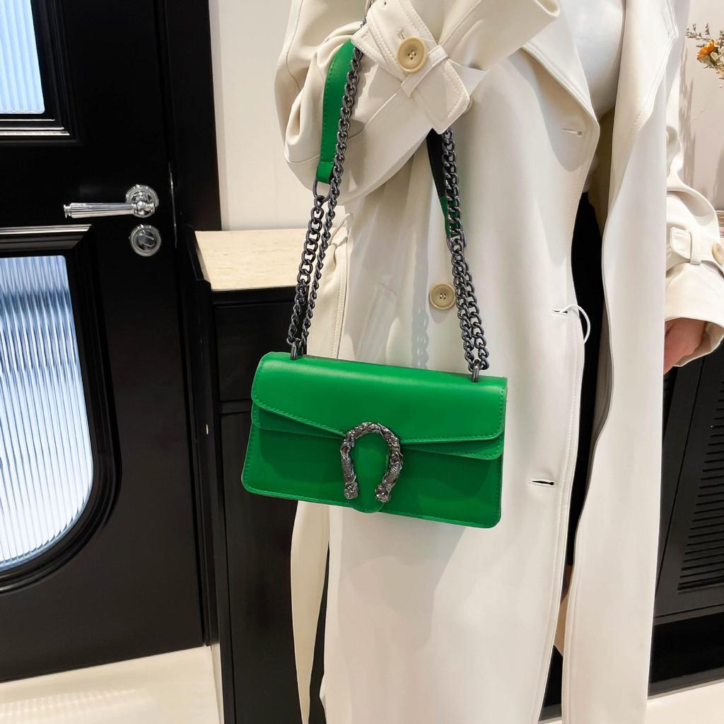 Модная женская квадратная сумка через плечо на цепи 2025 года