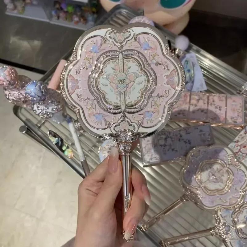 Flower Knows Бабочка Облако Плечо Держащий Зеркало Держащий Национальный Стиль Классический Принцесса Зеркало