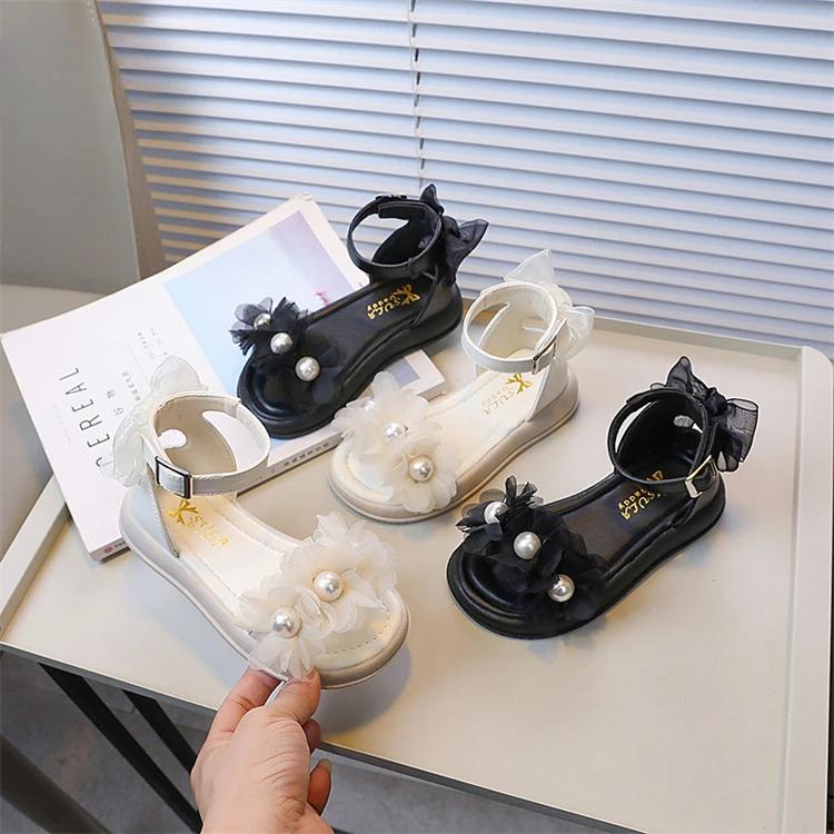 2024 Элегантные детские сандалии для девочек, летние сандалии принцессы с жемчугом, модные детские повседневные римские сандалии с открытым носком, мягкая подошва