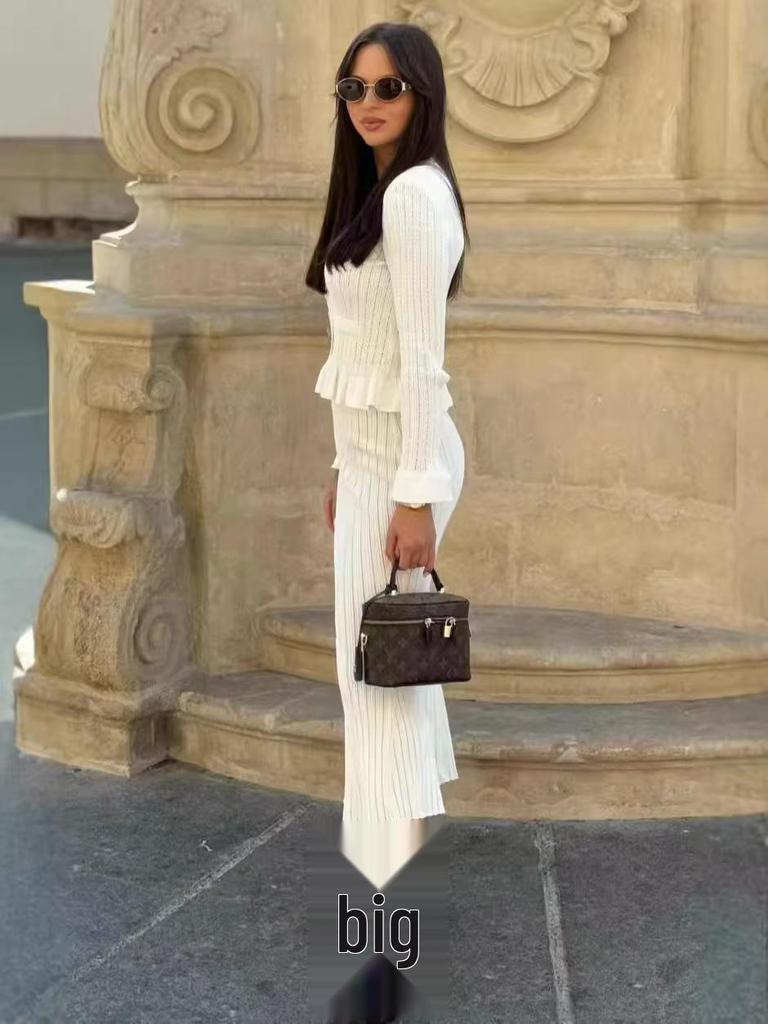 Осень/Зима 2025 Приталенный вязаный топ с рукавами-клеш + Пальто «рыбий хвост»