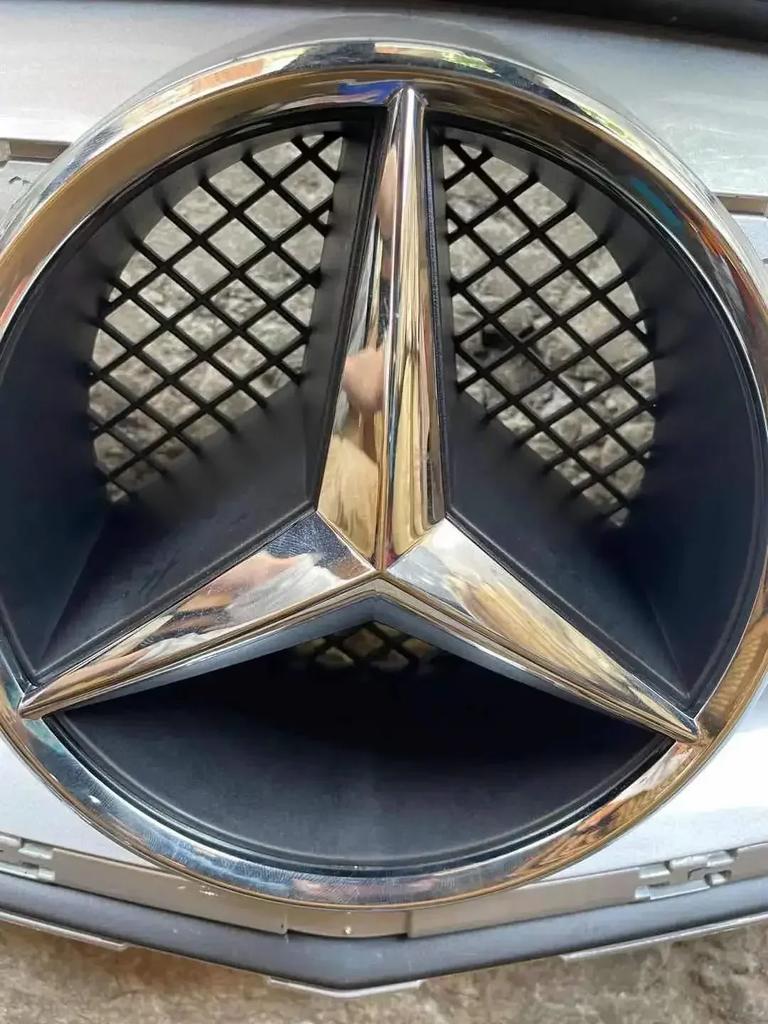 DQY2 Горячий 2025 18,5 см Полый стиль Эмблема на переднюю решетку автомобиля W204 С основанием Для Mercedes Benz C CLASS W204 GLK W204 B W245 VITO W447 W463