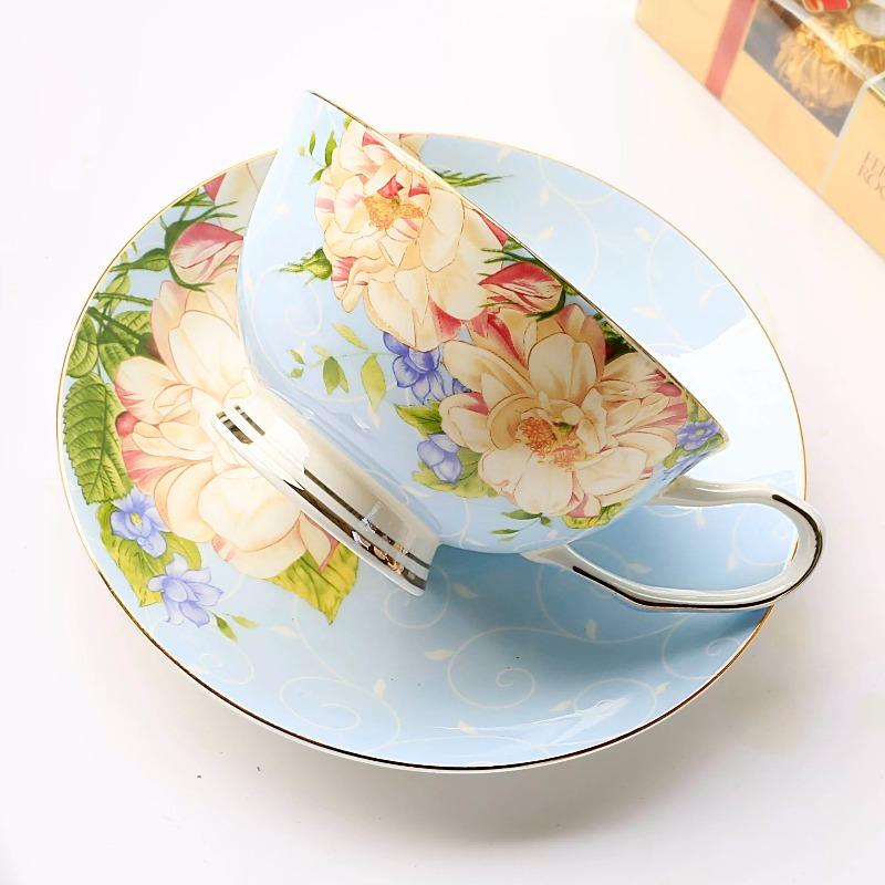Цветочные кофейные чашки и блюдца с ложкой, 170 мл, фарфоровая чашка с золотой отделкой для капучино, латте, чайные чашки из костяного фарфора для вечеринки, послеобеденного чая