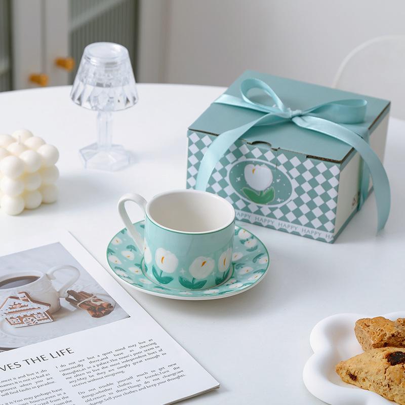 Креативный набор из кофейной чашки и блюдца Ins Style, керамический узор с тюльпанами, кружка для завтрака, молока, послеобеденного чая, подарок для влюбленных пар Tazas