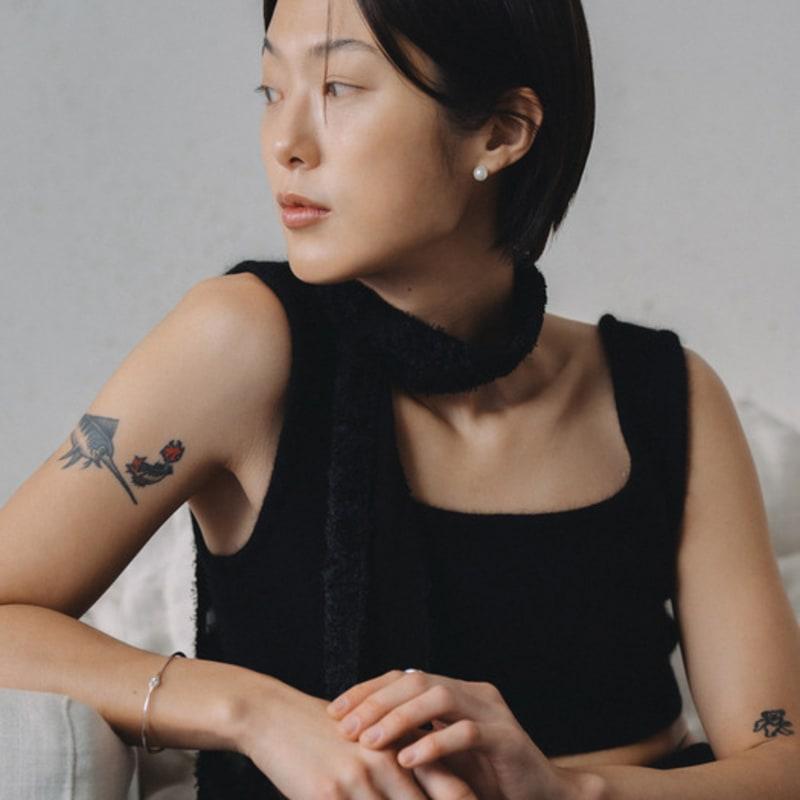 KODO Крупные серьги-пусеты с жемчугом