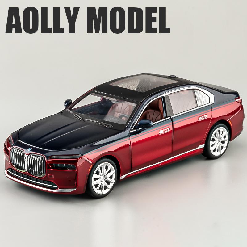 1/24 BMW I7 G70 Седан Металлическая Модель Автомобиля Игрушка Литье под Давлением Металлическое Литье Звук и Свет Автомобильные Игрушки для Детей Транспортное Средство