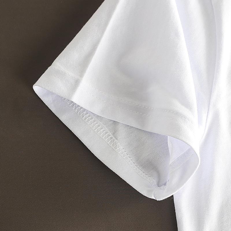 Футболка цвета карамели с логотипом Attack on Titan