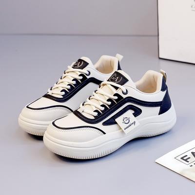 Популярные маленькие белые туфли 2024 года, новая повседневная обувь для женщин, универсальная трендовая дышащая спортивная обувь на толстой подошве