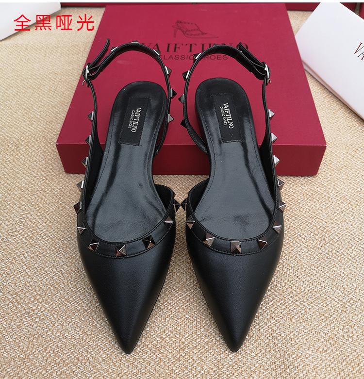 Сандалии с заклепками женские 2024 новые остроносые одинарные туфли плоские туфли лакированная кожа Baotou темперамент высокие каблуки женские туфли 33-41
