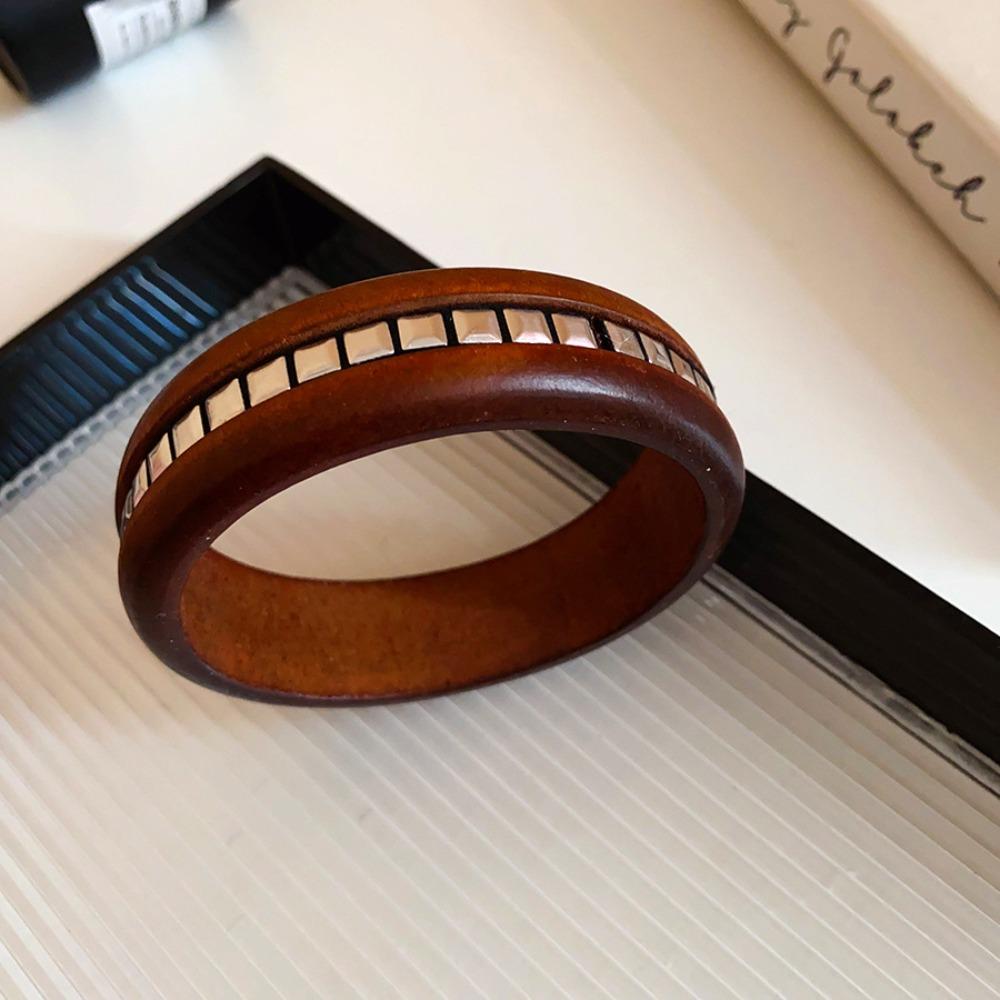 Круглый браслет в китайском стиле Панк-браслет с заклепками Винтажный деревянный браслет Девушка-перчинка