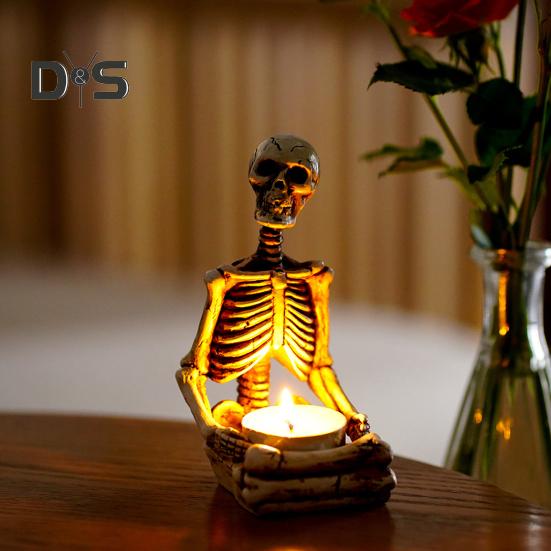Halloween Candle Holder Resin Skeleton Hand Skull Backbone Candlestick Stand Tealight Holder Home Gothic Decor Spooky Party Supplies
