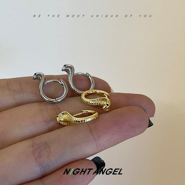 Винтажные крутые модные крутые серьги с пряжкой в ​​виде змеиных ушей с зелеными глазами, маленькие мини-серьги из чистого серебра s925 с иглами и цирконием в виде змеи