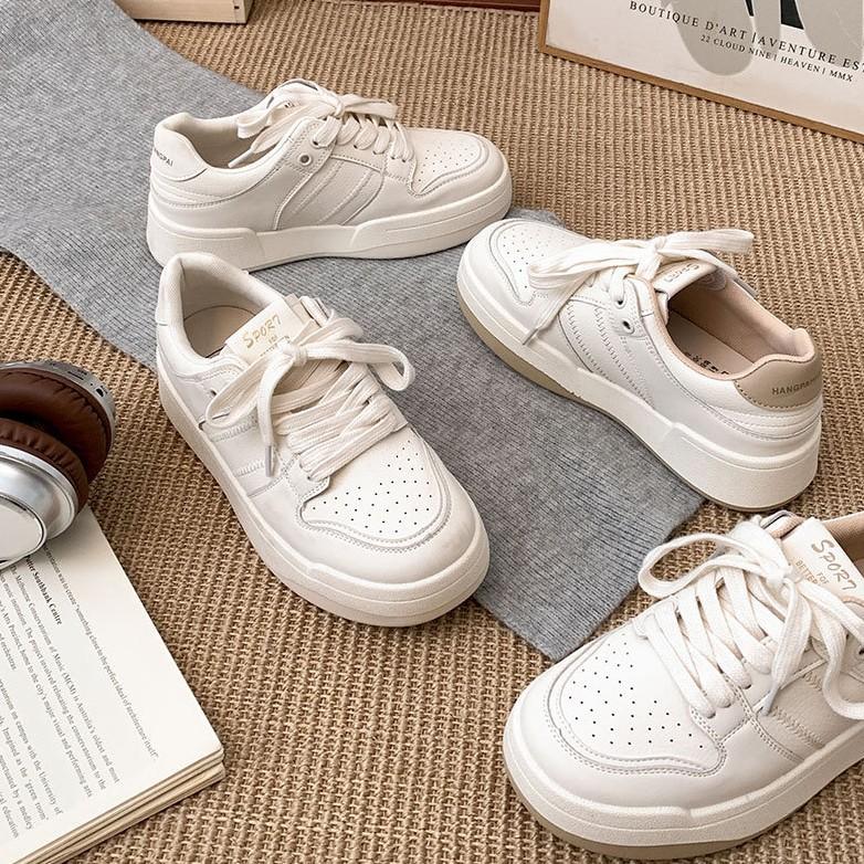 Классические кроссовки для通勤, ретро, увеличивающие рост, универсальная платформа, белые женские туфли, новинка 2025, весенне-осенние легкие низкие спортивные туфли
