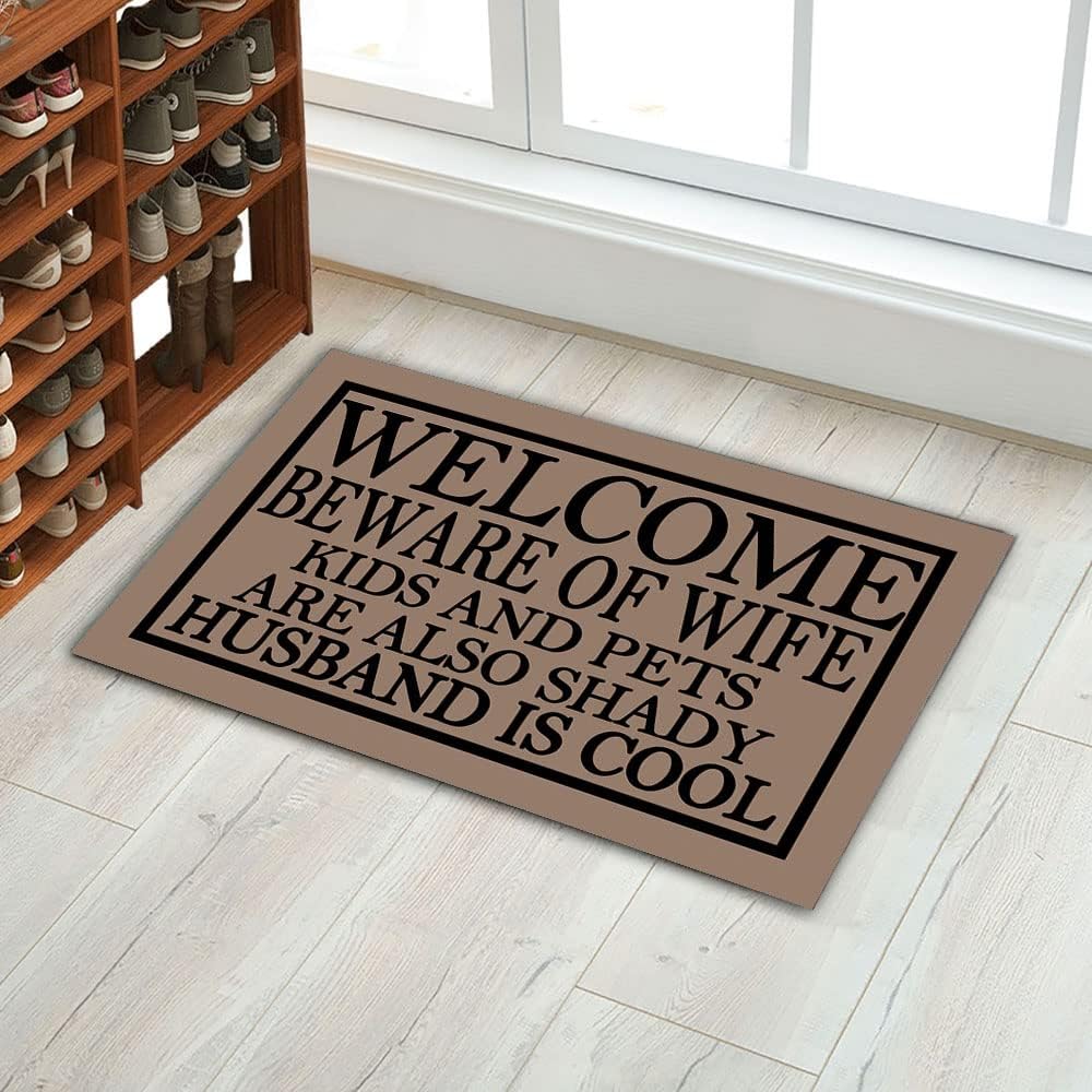 Дверной коврик Входной коврик Смешной коврик для двери Добро пожаловать Осторожно Жена Дети и Домашние животные тоже подозрительные Муж крутой Дверной коврик 23,6" x 15,7"