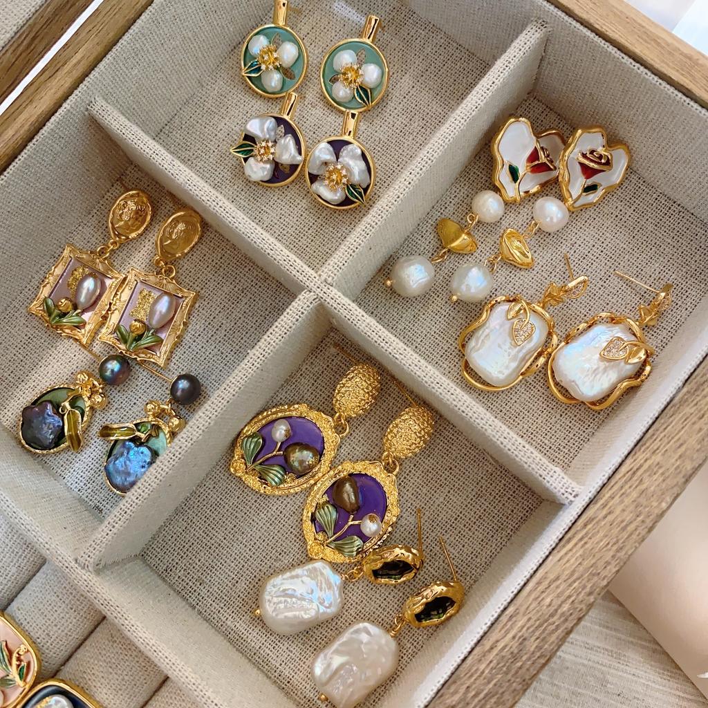 Medieval Baroque Pearl Earrings French Oil Painting Frame Flower Stud Earrings Court Style Light Luxury Retro Literary Earrings