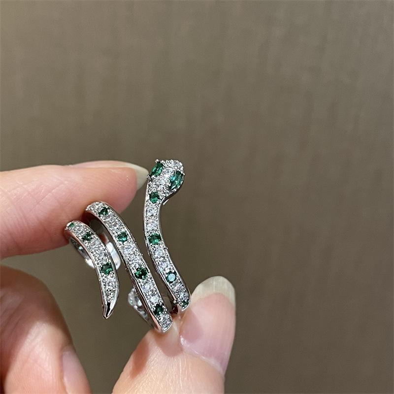 Модные зодиакальные кольца в форме змеи, модные универсальные женские украшения, изысканный дизайн животного с инкрустацией цирконами, для ежедневного ношения и вечеринок, подарок