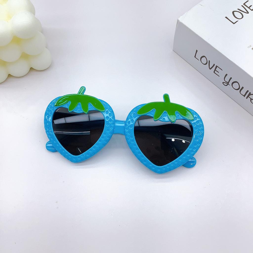Модные детские солнцезащитные очки, милые детские солнцезащитные очки для девочек, солнцезащитный крем с защитой от ультрафиолета, вогнутая форма, клубника, декоративные очки
