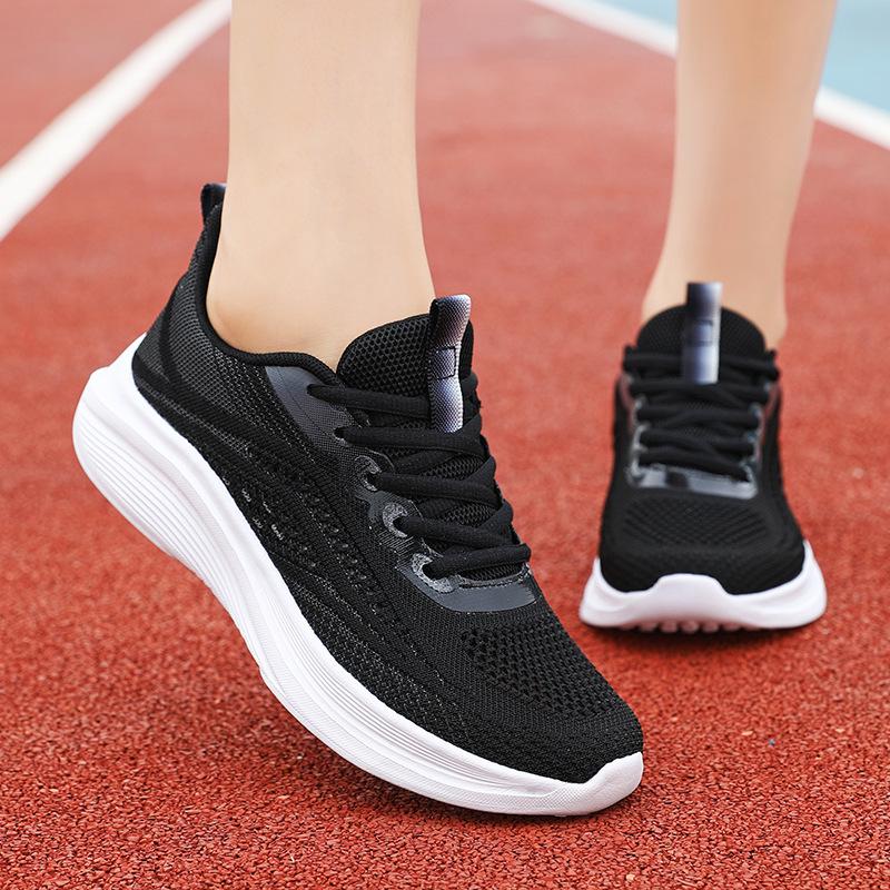 Summer new mesh soft-soled casual shoes fly-woven single-mesh breathable and lightweight running sports shoes