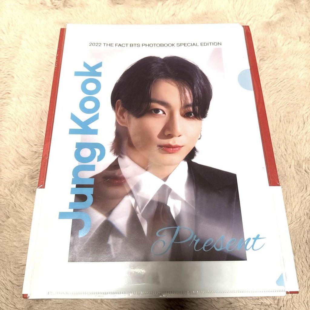 [Б/У] 2022 THE FACT ФОТОКНИГА BTS