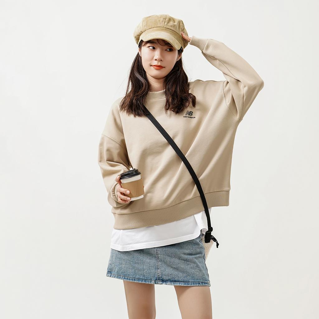 (WMNS) New Balance Alphabet Printing Sports Pullover Round Neck Khaki Hoodie Women's AWT21305-MS