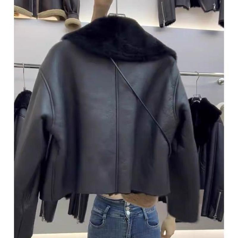 Короткий мотоциклетный костюм черная шерсть интегрированная имитация овчины куртка женская осенне-зимняя кожаная куртка с лацканами