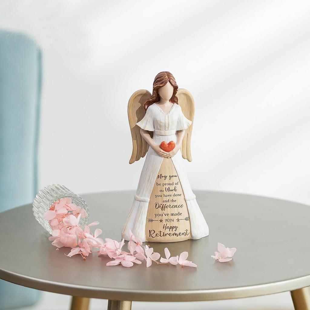 Красивая полимерная скульптура ангела, держащего сердце, идеально подходит для подарков по особым случаям.