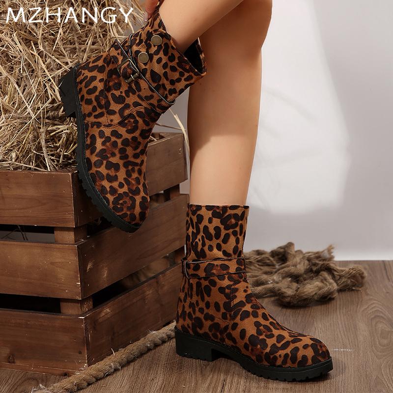 Женские замшевые леопардовые ботильоны зимние туфли на плоской подошве женская мода 2025 года новые ретро зимние мотоциклетные ботинки Mujer Botas
