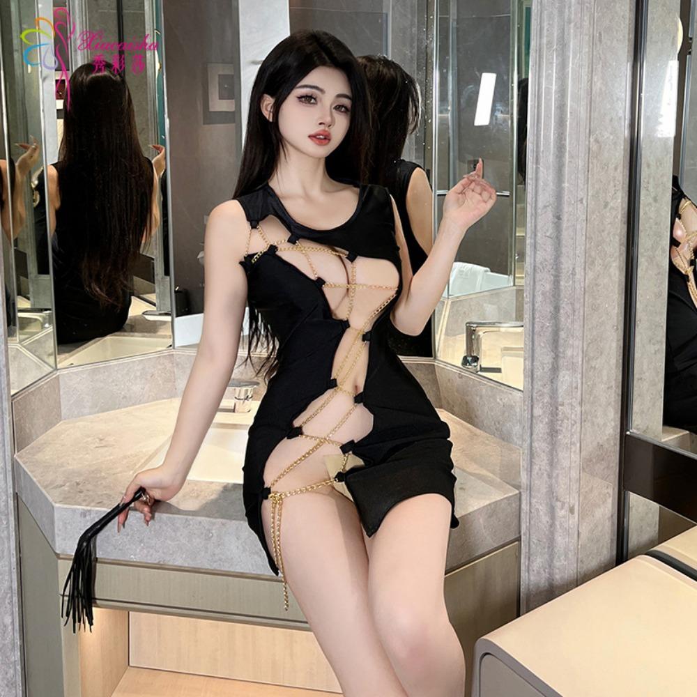 Сексуальное нижнее белье Маленькая грудь показывает большую кокетливую юбку на бедрах Женское сексуальное облегающее тело Соблазн Без пижамы Полая юбка страсти