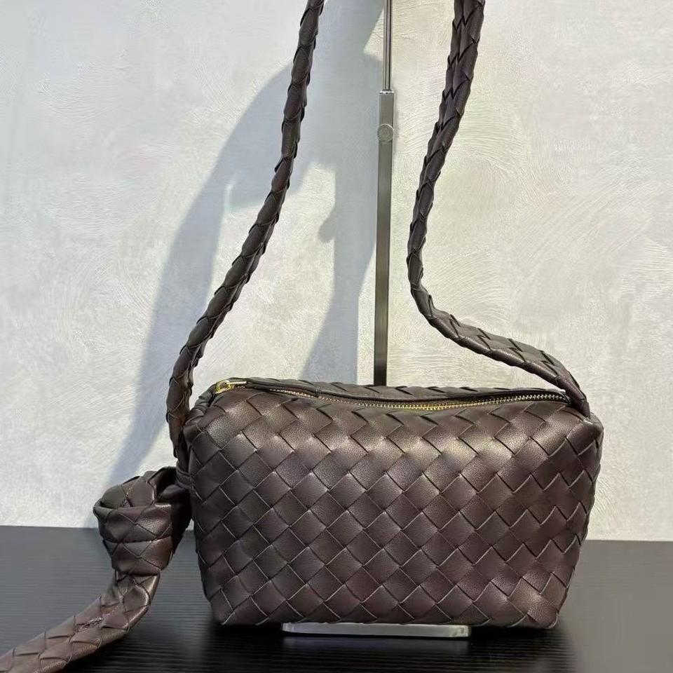Wide shoulder strap sheepskin woven pillow bag Boston bag single shoulder underarm crossbody large capacity versatile leather women's bag