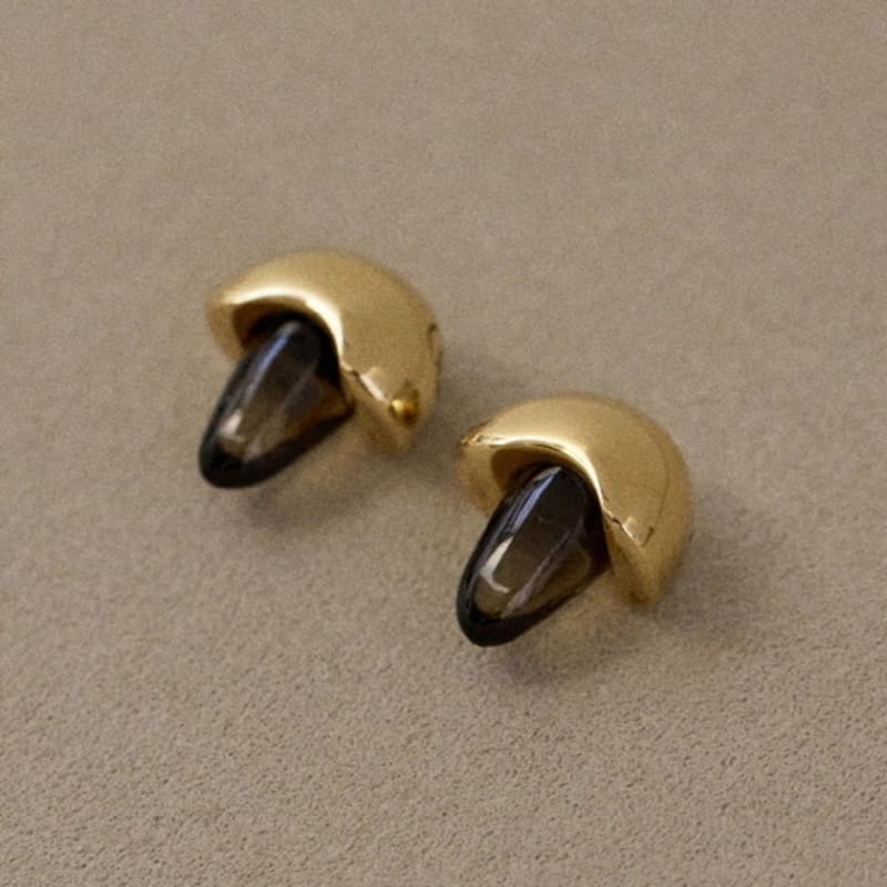 onill 04-12 shell (Earring)