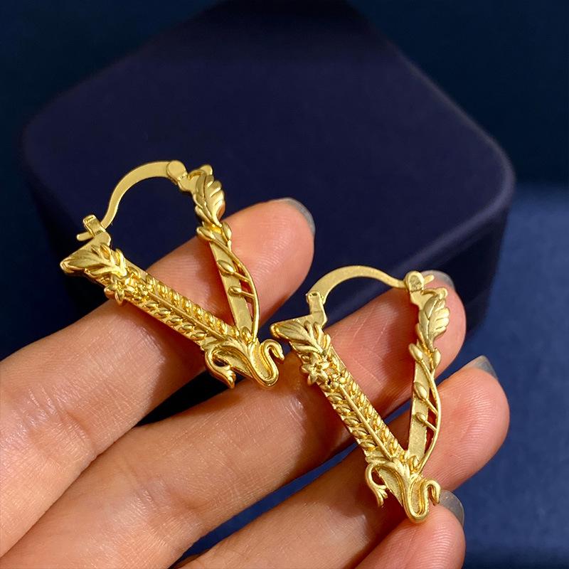 Трендовые латунные серьги V-образной формы с резьбой в виде виноградной лозы и дизайном в виде пшеничного колоса
