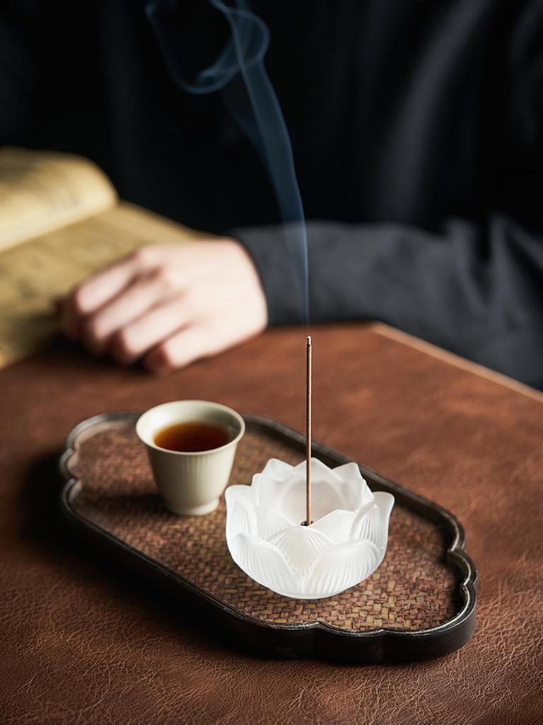 Q'foo Lotus Flower Incense Holder for Buddhist Altars, Stylish Glass Mini Incense Burner, Buddhist Altar Accessories, Zen Decor (Lotus Flower)