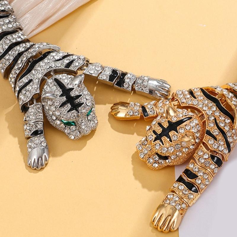 Vintage Rhinestones Tigers Brooch Elegant Rhinestones Tigers Brooch Accessory for Making a Statement at Any Event