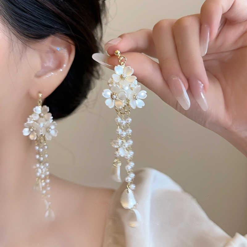 1pair Tassel Earrings Imitation Pearl Flowers Fringe Long Dangle Earrings For Women Elegant Temperament Dainty Luxury Jewelry