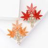 New Retro Alloy Acrylic Three Leaf Maple Leaf Brooch Fashionable High-end Women's Clothing Chest Flower Accessory