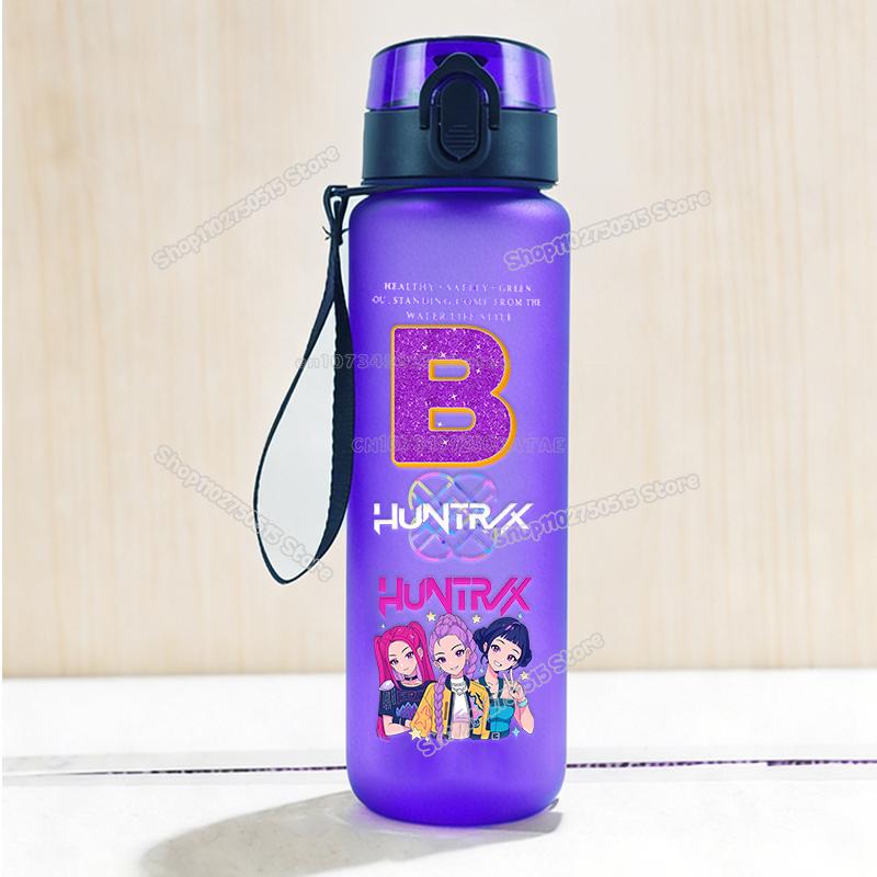Прекрасная детская бутылка для воды KPop Охотники на демонов 650 мл Мультяшные буквы от A до Z Девочка Для спорта на улице Бутылка с трубочкой Детская кружка для напитков Пластиковые кувшины