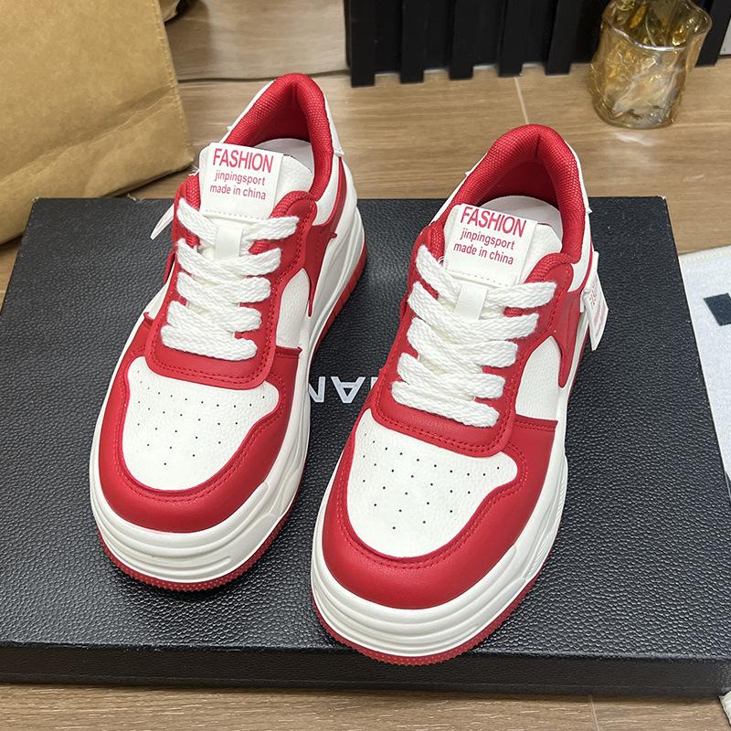 Маленькие белые туфли на толстой подошве Женские 2024 Весна Новые Модные и Удобные Кеды для скейтборда Женские