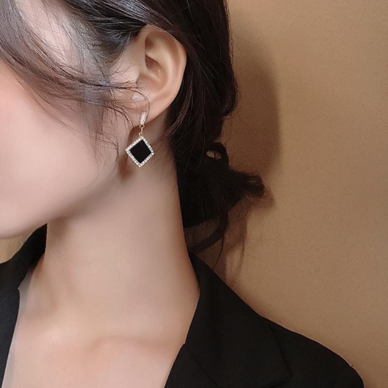Новые модные квадратные серьги с темпераментом, индивидуальностью и универсальностью