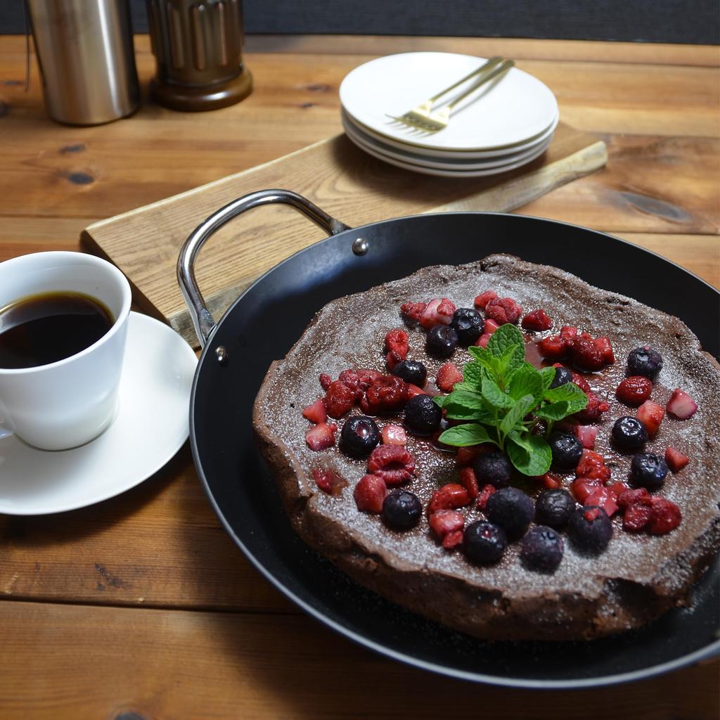 Riverlight Kiwami JAPAN Iron Thick Plate Frying Pan 28cm Iron Nitride Nitriding Compatible with IH Rust Resistant Made In Japan J2328SH Two-handed