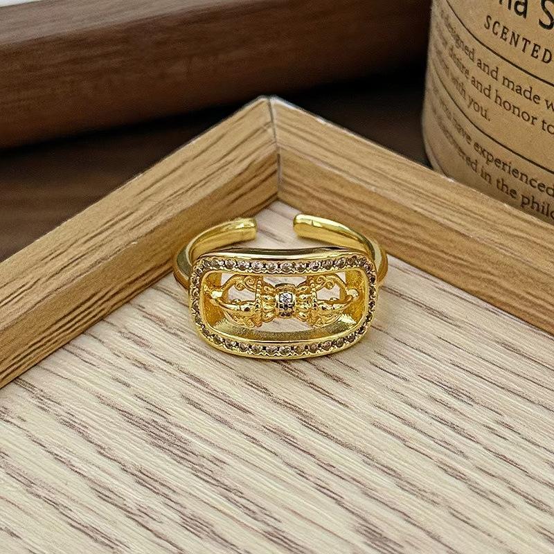 Французское средневековое ретро матовое кольцо с открытым дизайном в виде четырехлистного клевера, нишевое, высококлассное, инкрустированное бриллиантами и цирконом, кольцо на указательный палец, женское