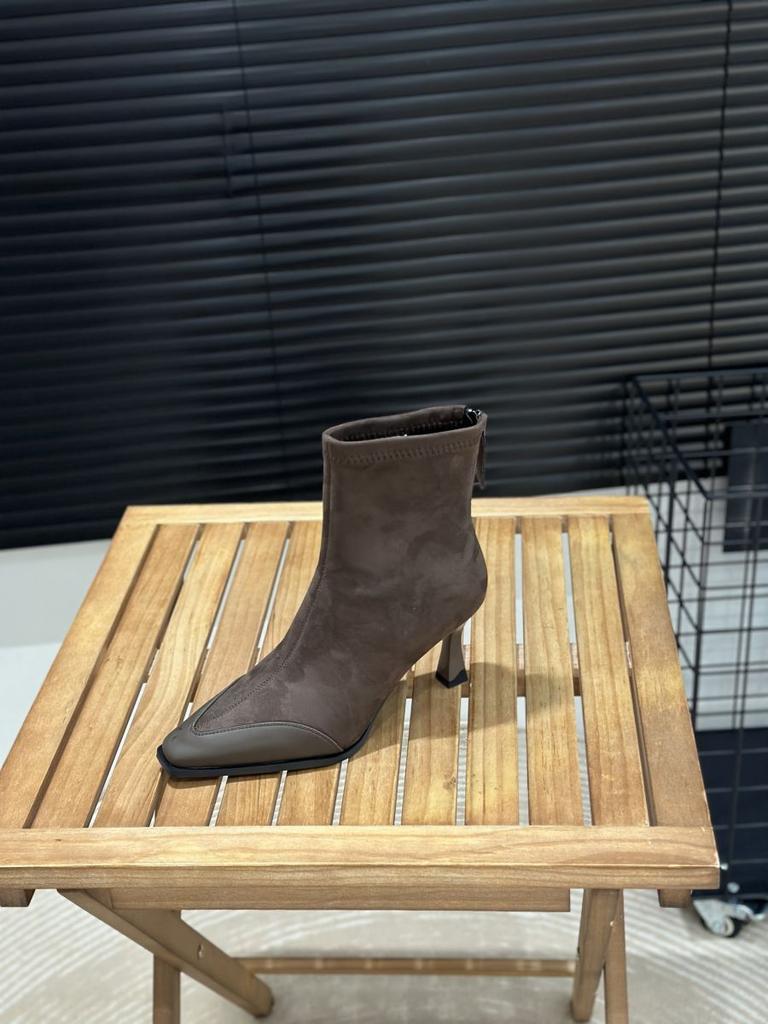 Женские короткие ботинки осень-зима 2025 новая мода универсальные замшевые остроносые тонкий каблук высокий каблук ботинки с юбкой модные ботинки