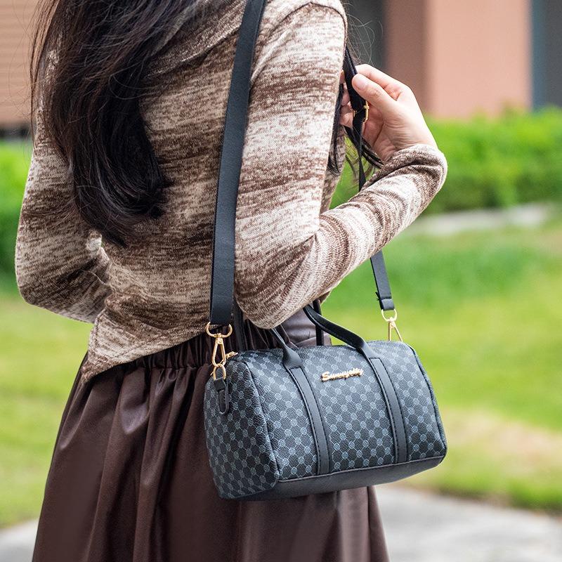 Women's Bag Autumn New Fashion Simple Handbag Letter Decoration Polka Dot Shoulder Bag One Piece