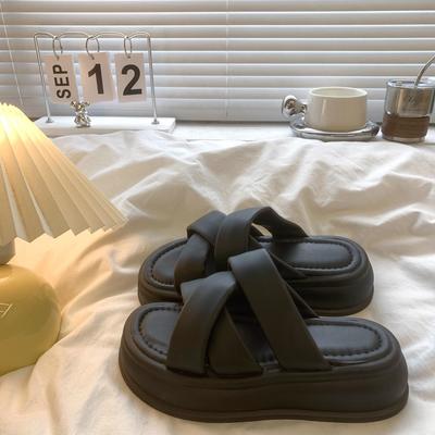 Тапочки женские летние толстая подошва новые летние прохладные тапочки модные для выхода в свет женские