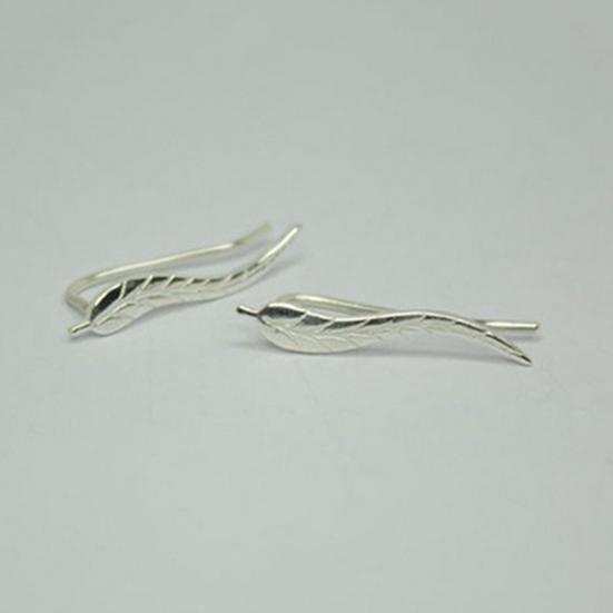 1 пара изысканных серег-гвоздиков в форме листа