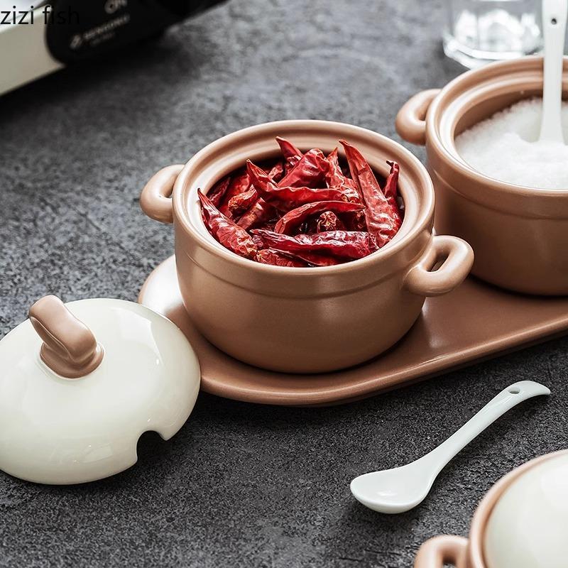 Керамический набор банок для приправ, креативная солонка, банка для сахара, банки для перца, специй, банки для свиного жира, набор из четырех предметов для кухни с ложкой