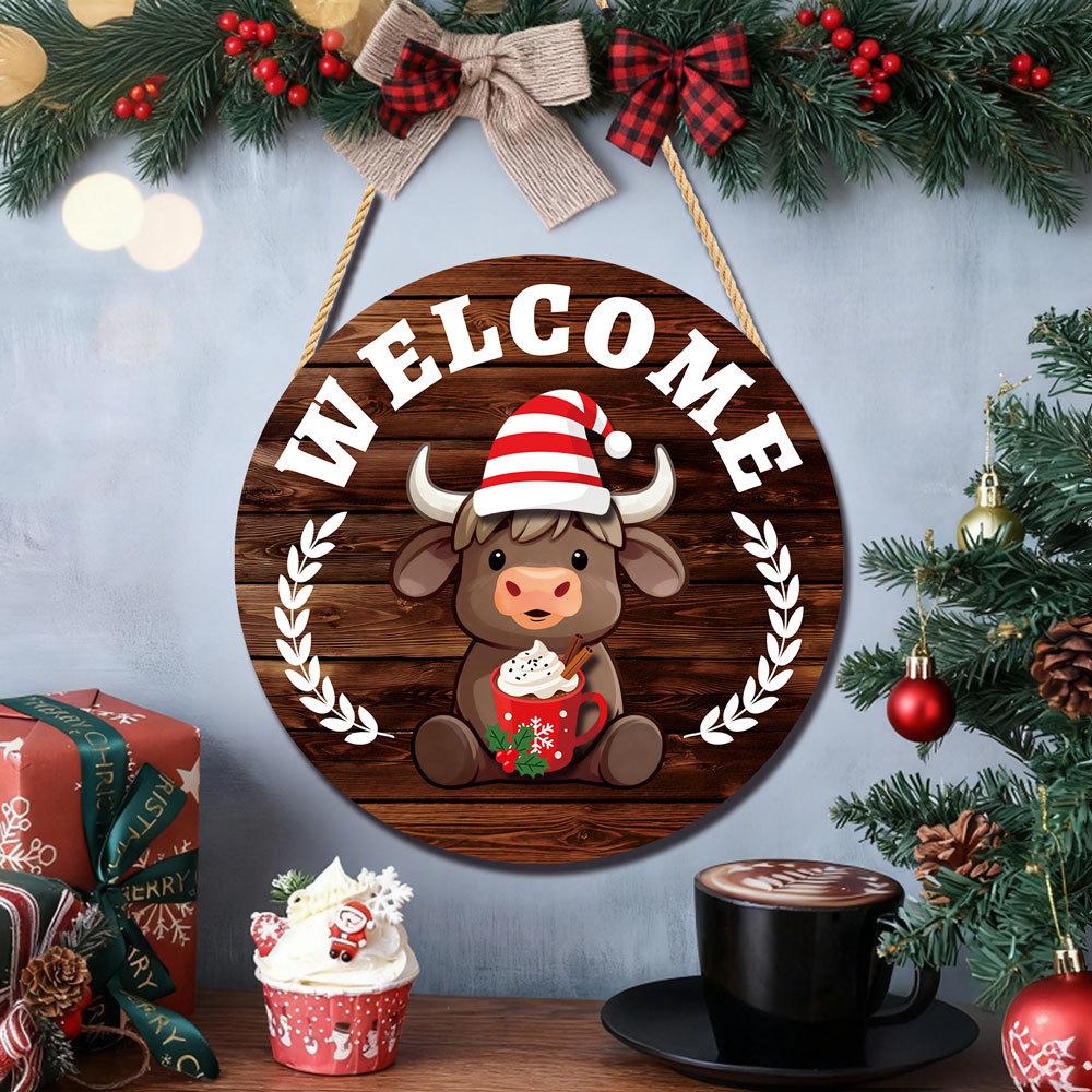 Wooden Interchangeable Upland Cow Welcome Sign with 35 Detachable Accessories Rustic Seasonal Home Decor Hanging
