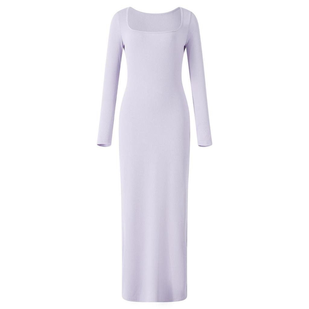 Элегантное платье облегающего кроя с квадратным вырезом для осени и зимы